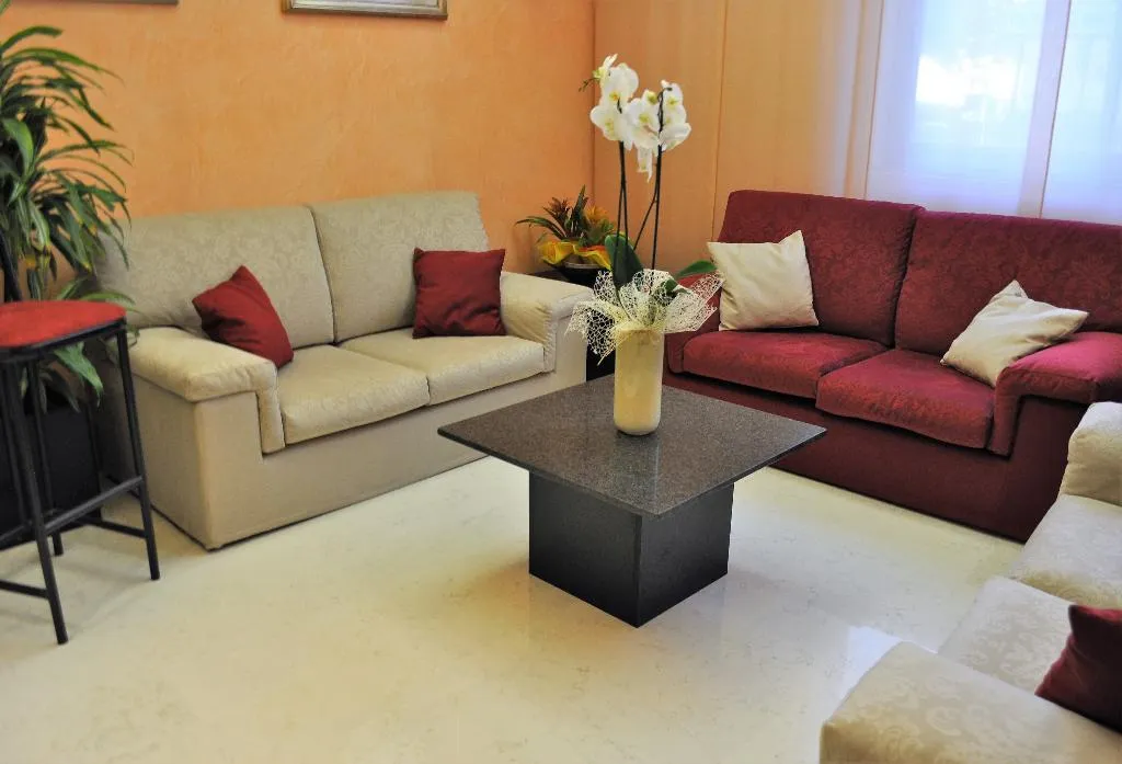Lobby, Garibaldi, Venice