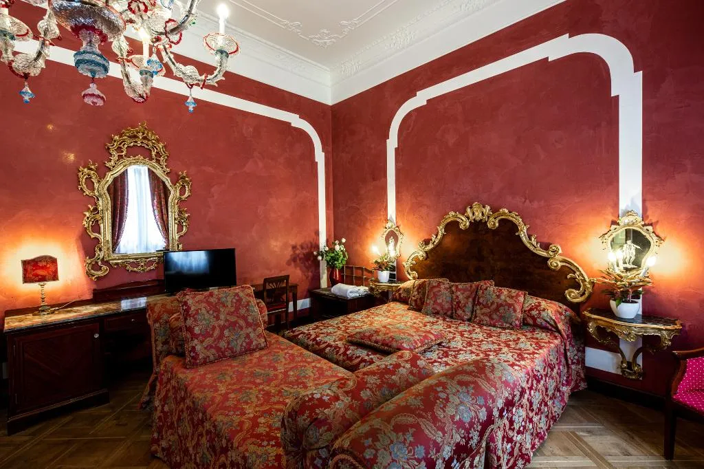 QUADRUPLE STANDARD Room, San Moise, Venice