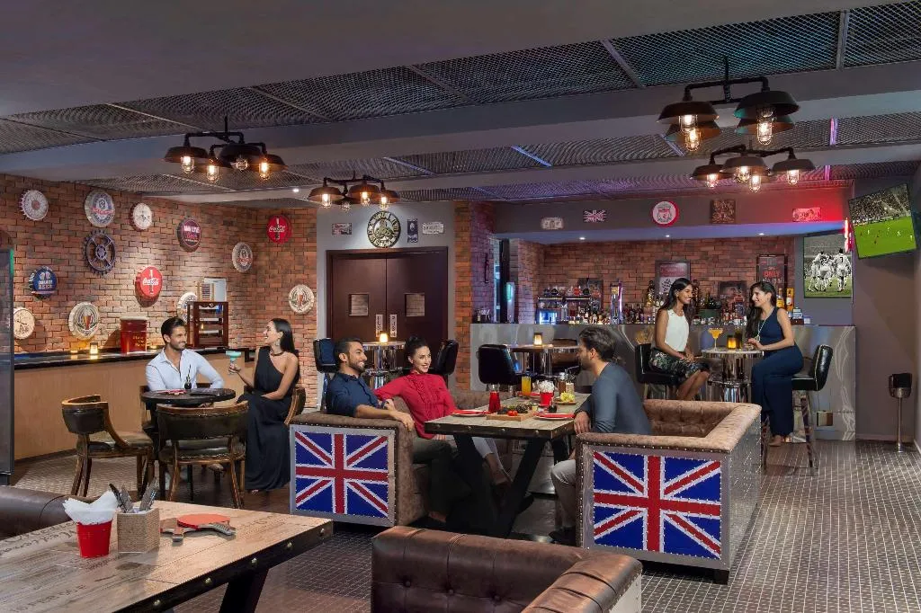 Bar, Grand Mercure Business Bay, Dubai