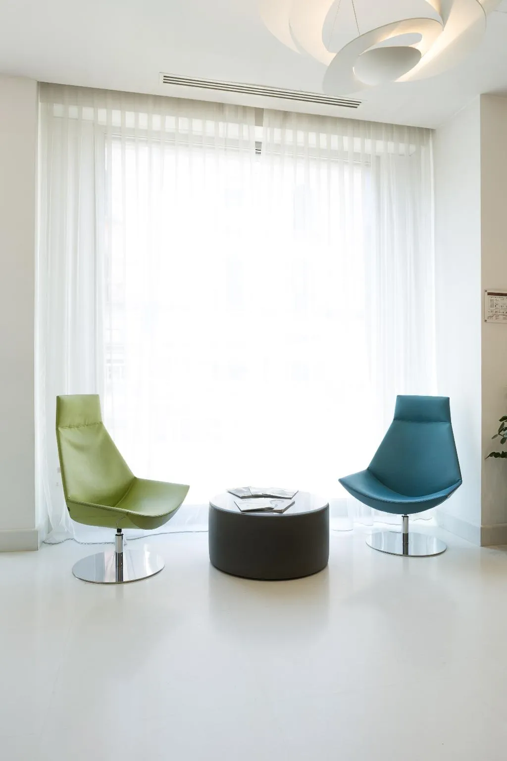 Lobby, Cristina, Naples