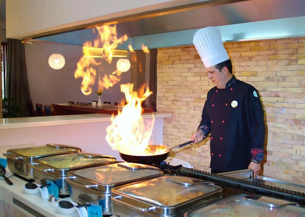 Restaurant, COOEE Kyknos Beach Hotel & Bungalows, Crete