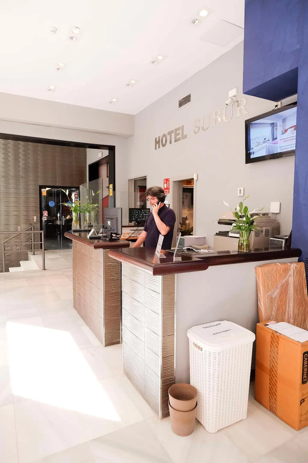 Lobby, Subur, Costa Brava