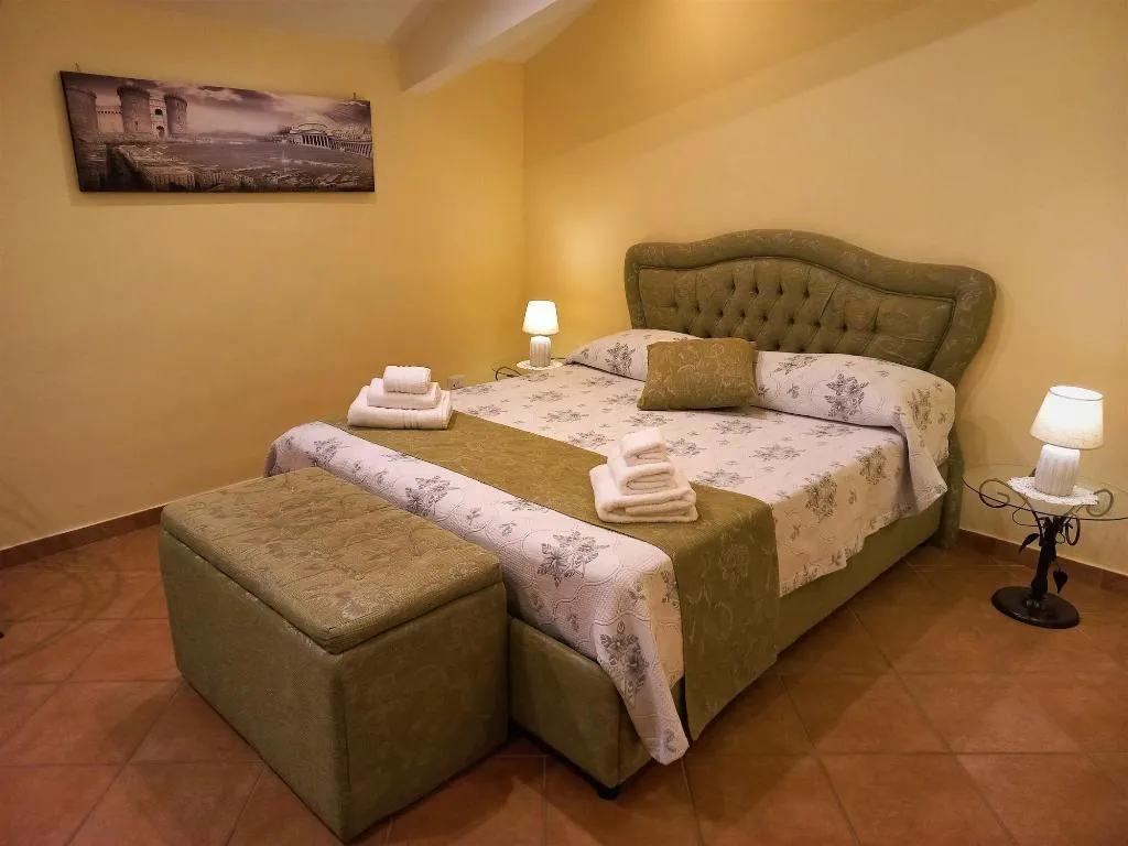 Room, La Gemma, Naples