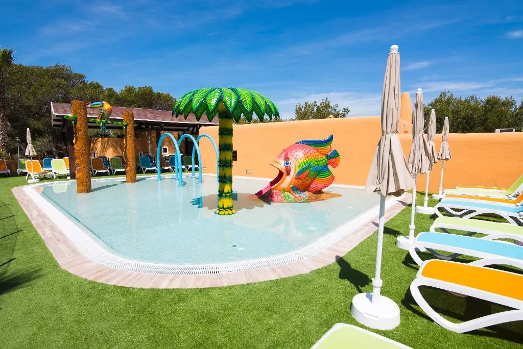 Sports and Entertainment, FERGUS Style Punta Arabi, Ibiza