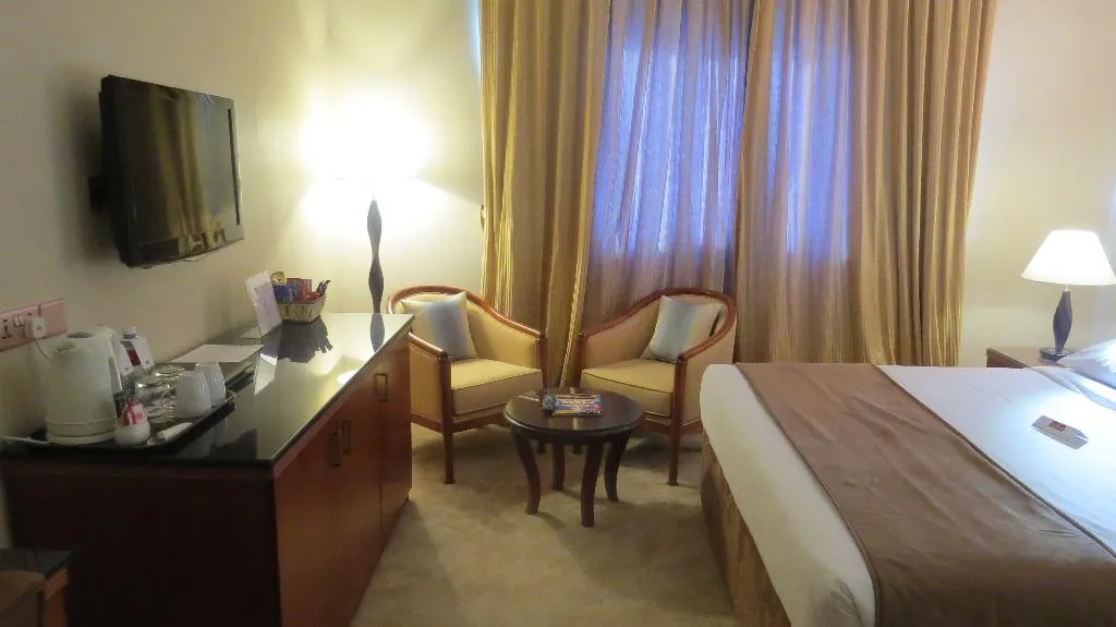 Double or Twin DELUXE Room, The Park Hotel Ex Al Jawhara Gardens, Dubai