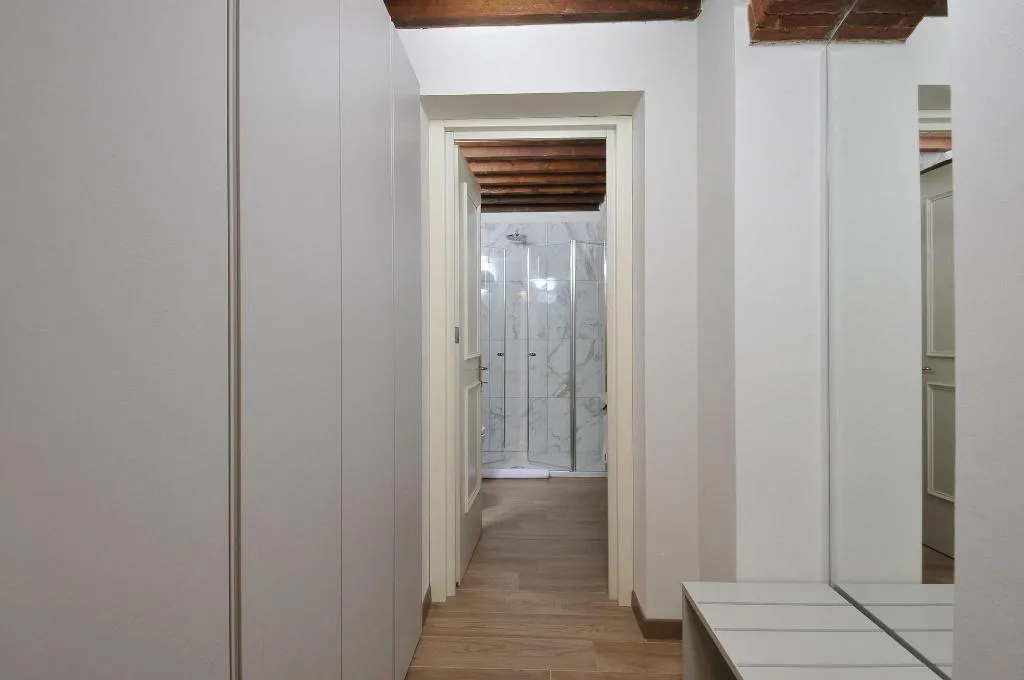 Room, Canto Degli Aranci, Florence