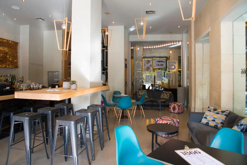Bar, Olympic, Crete