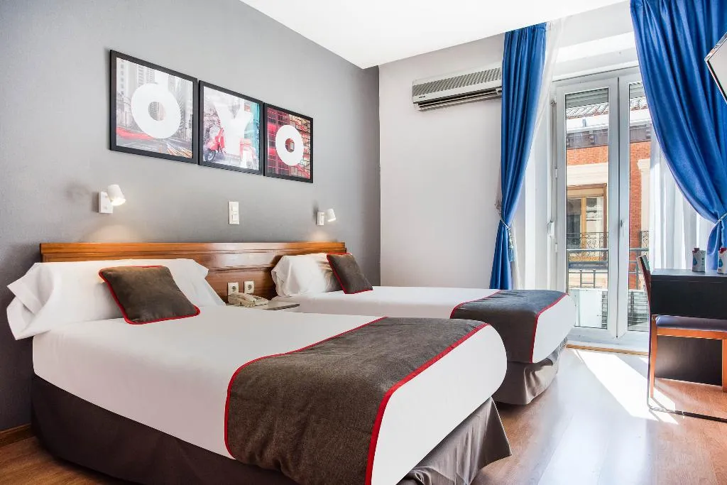 TWIN CITY VIEW Room, Hostal Felipe V, Madrid