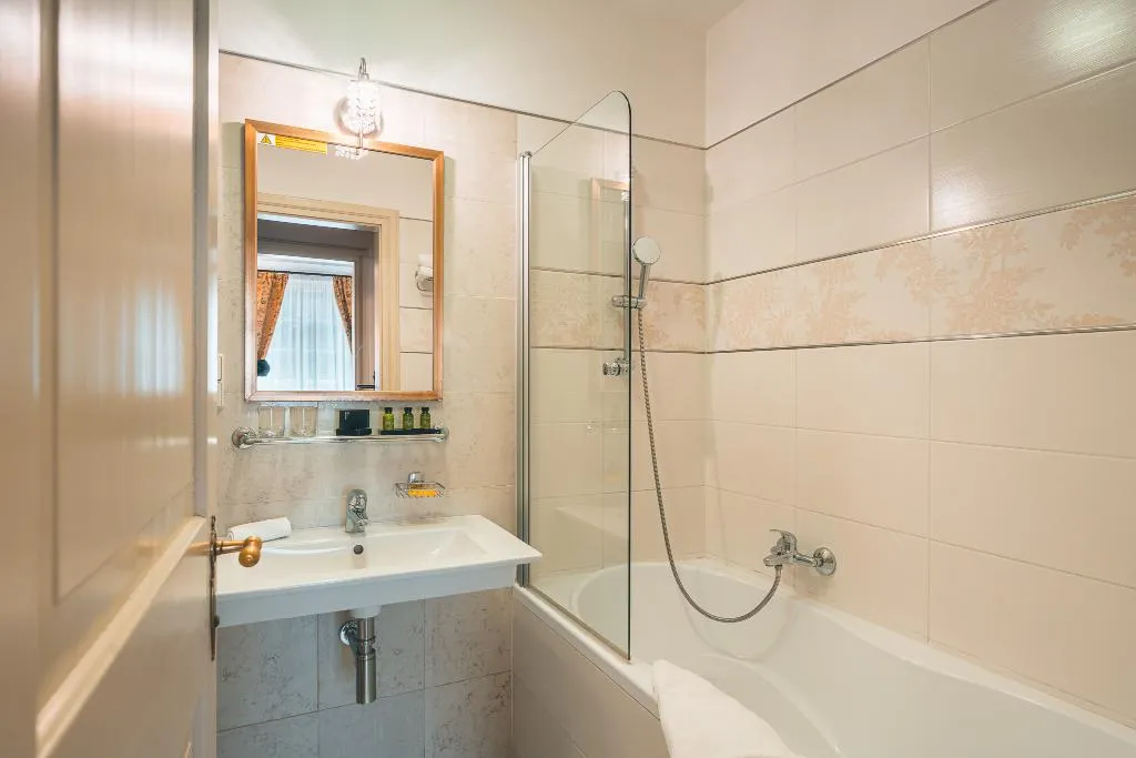 Double or Twin DELUXE Room, Appia Hotel Residence Prague, Prague