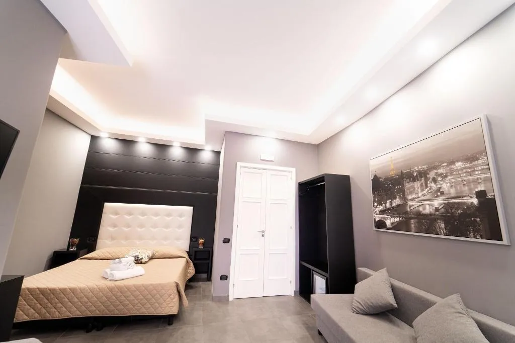 Room, Royal Art House H Duomo (Albergo diffuso), Naples