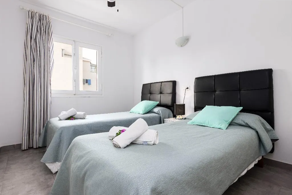 APARTMENT SUPERIOR WITH TERRACE Room, Acapulco Apartments, Majorca