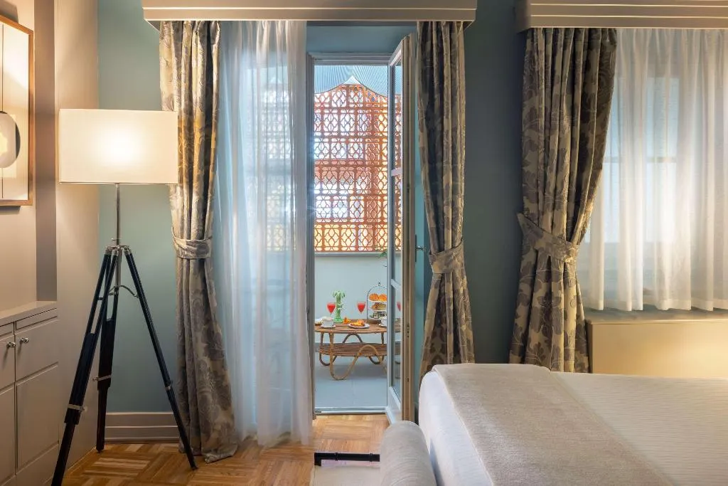 Room, Hotel Number Nine, Florence