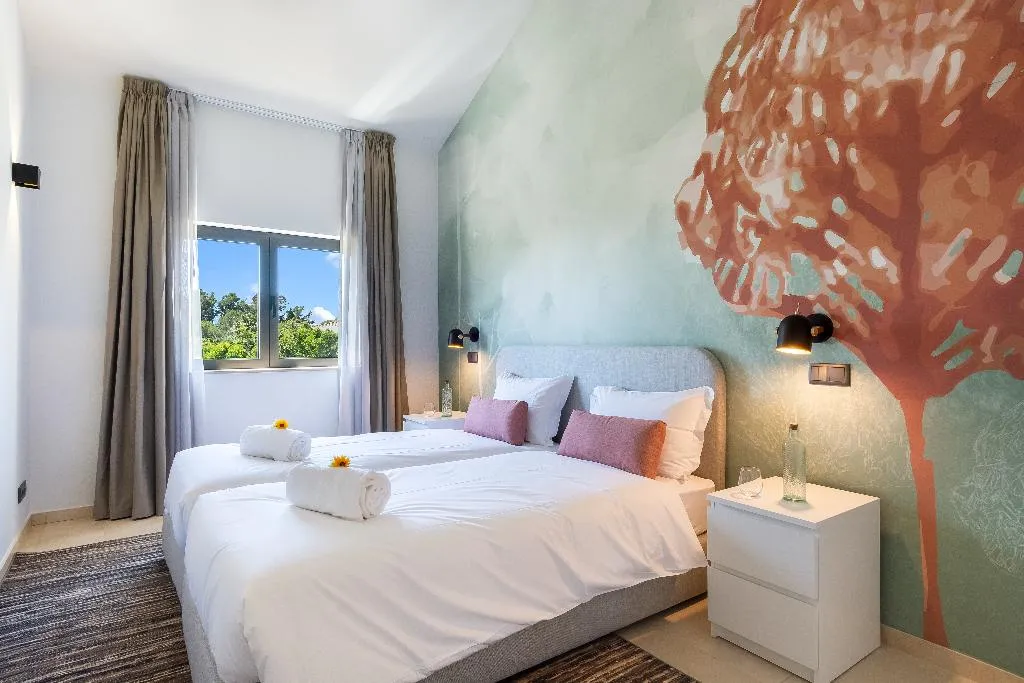 TOWNHOME THREE BEDROOMS Room, Carvoeiro Gardens, Algarve