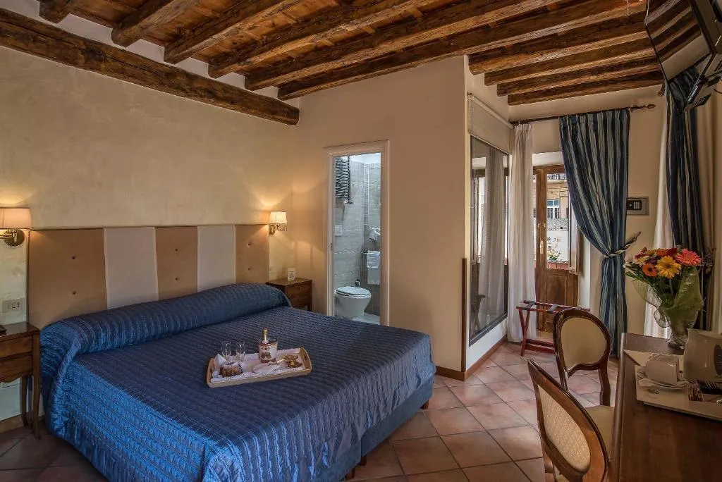 Room, Relais Le Clarisse, Rome