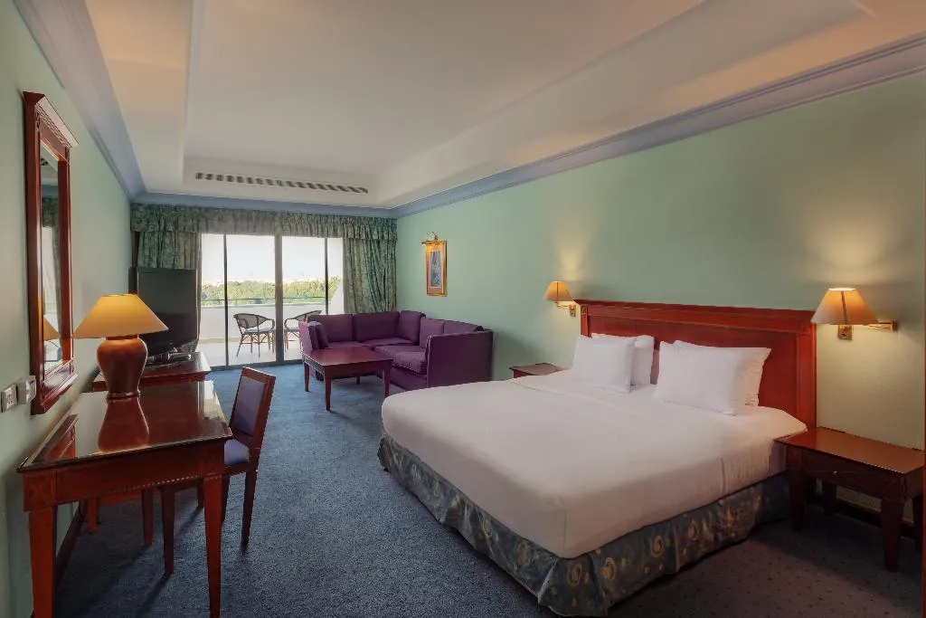 DOUBLE KING SIZE BED Room, Hilton Pyramids Golf, Cairo