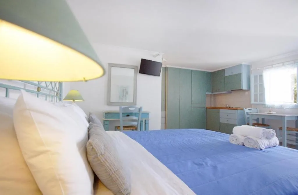 DOUBLE CAPACITY 2 ONE BEDROOM Room, Villa Venus Milos, Santorini
