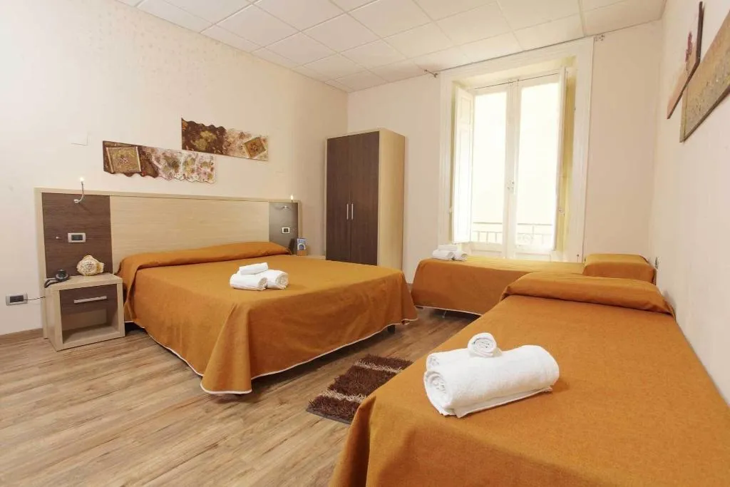 Room, Albergo Maccotta, Palermo