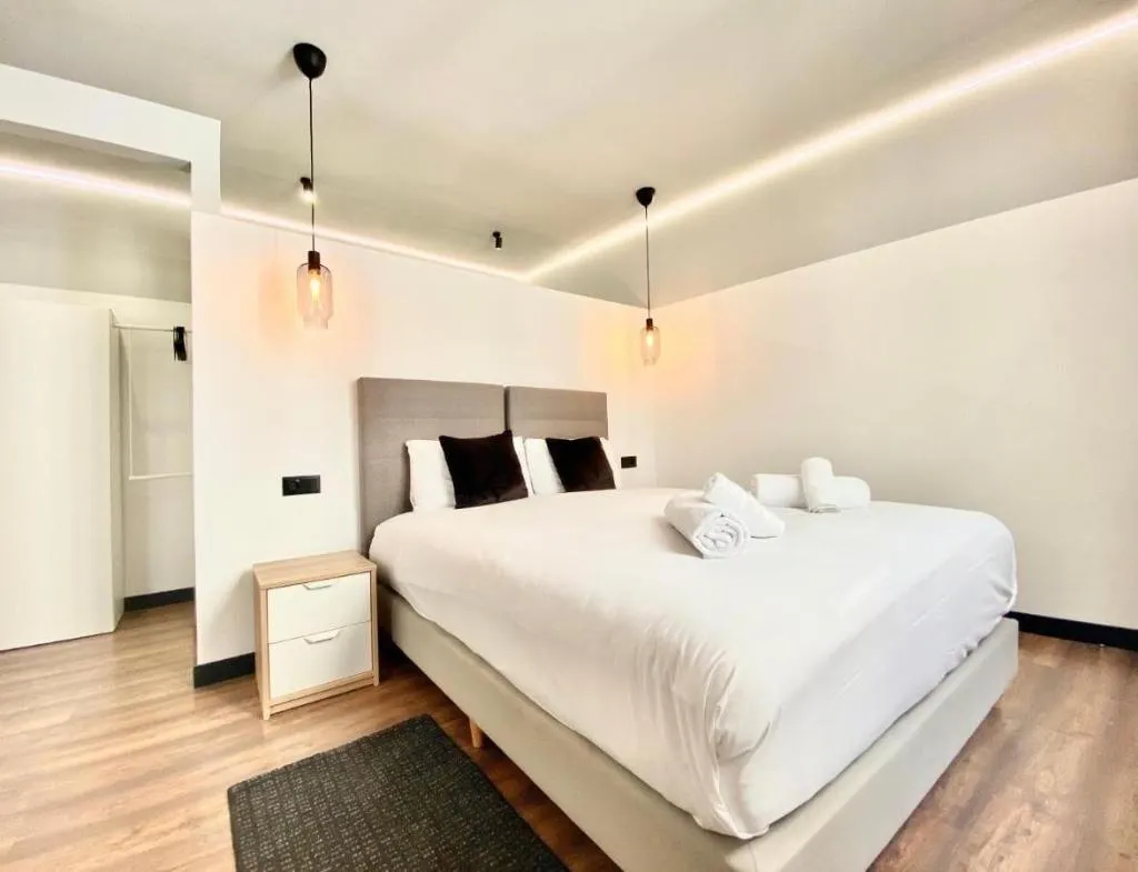 Room, Montera Center Madrid, Madrid