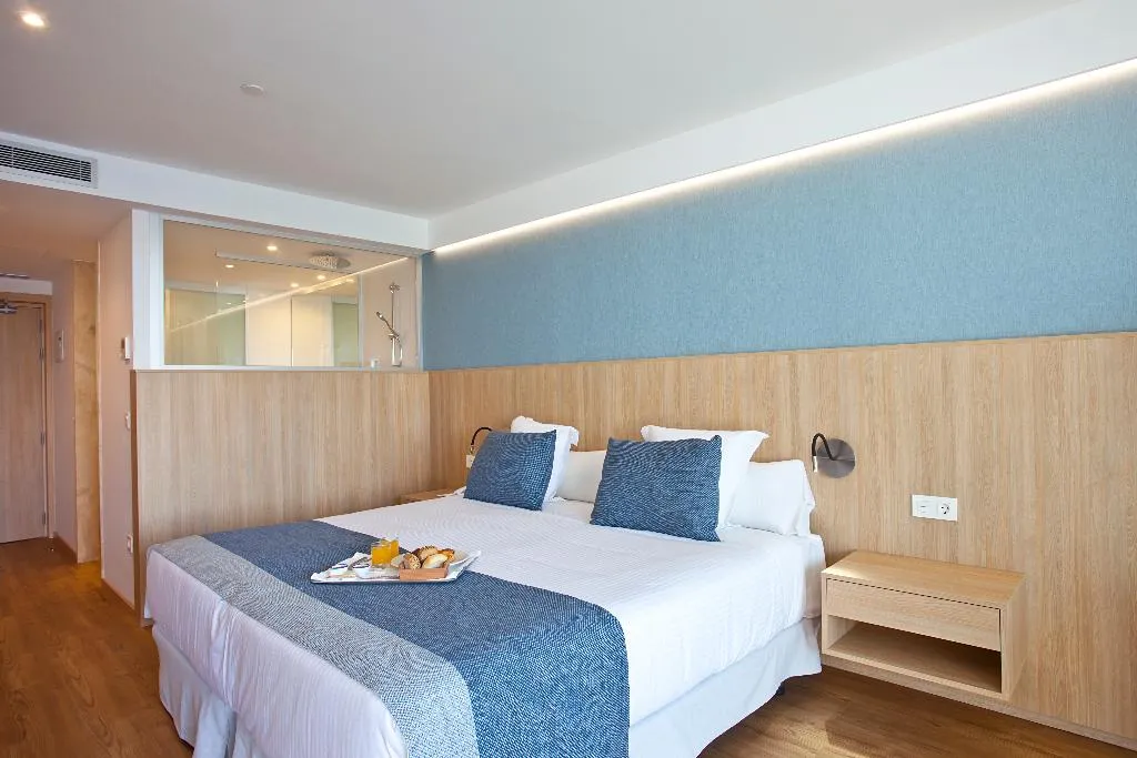 Double or Twin WITH BALCONY Room, Seth 55 Santo Tomas, Menorca