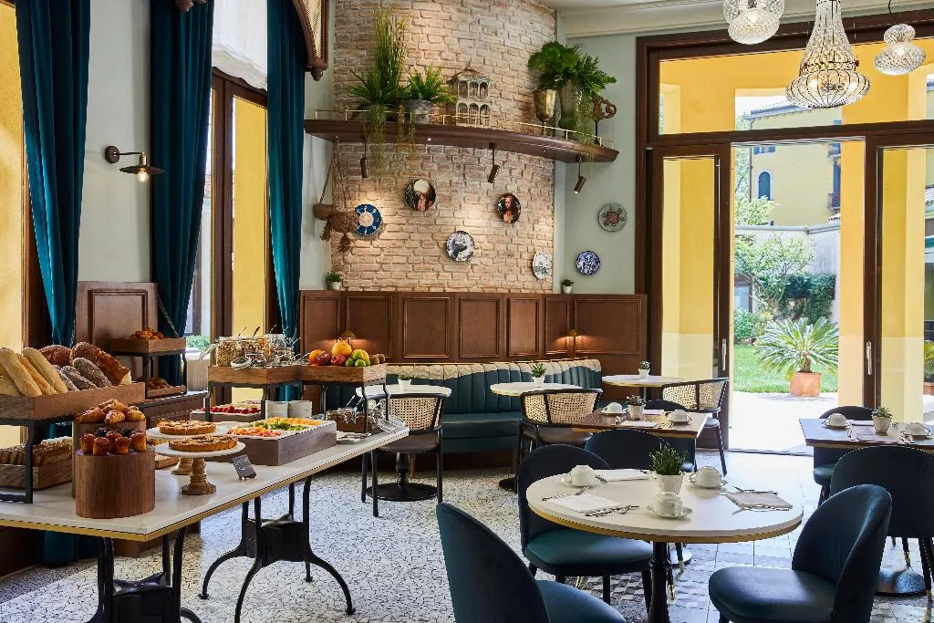 Restaurant, Hotel Indigo Venice - Sant'Elena, Venice