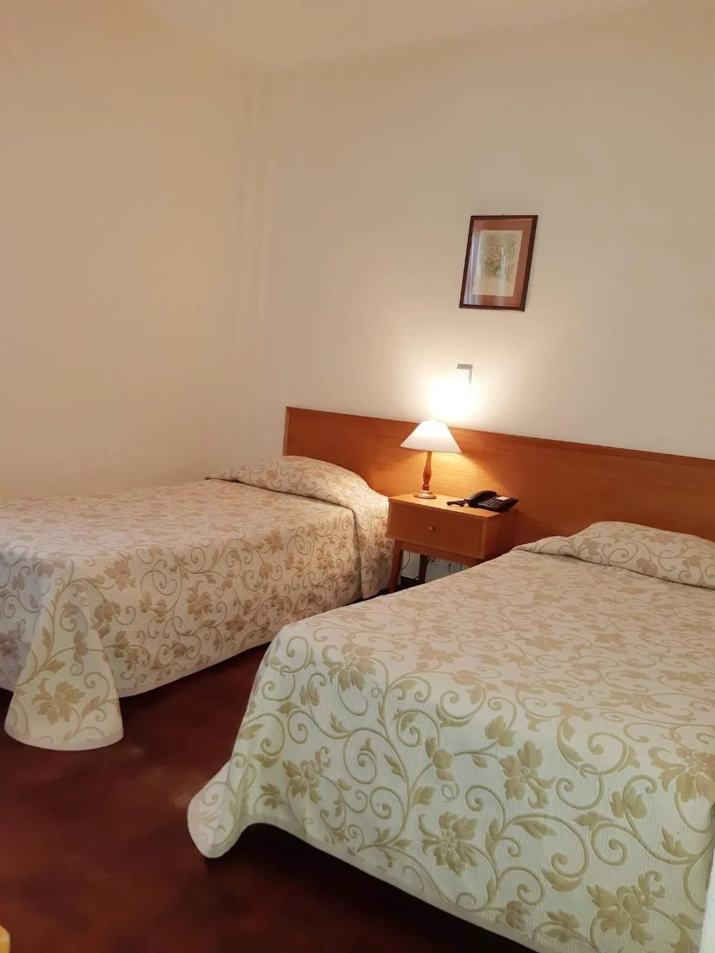 Room, Residencial Do Vale, Madeira
