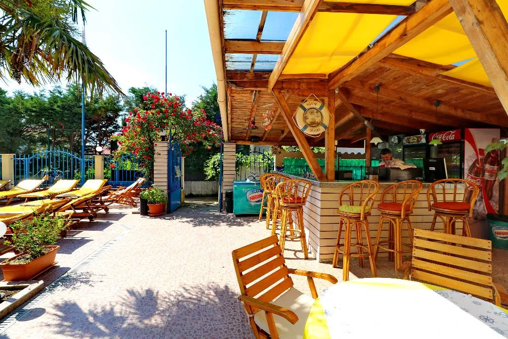 Bar, Bora Bora, Bourgas