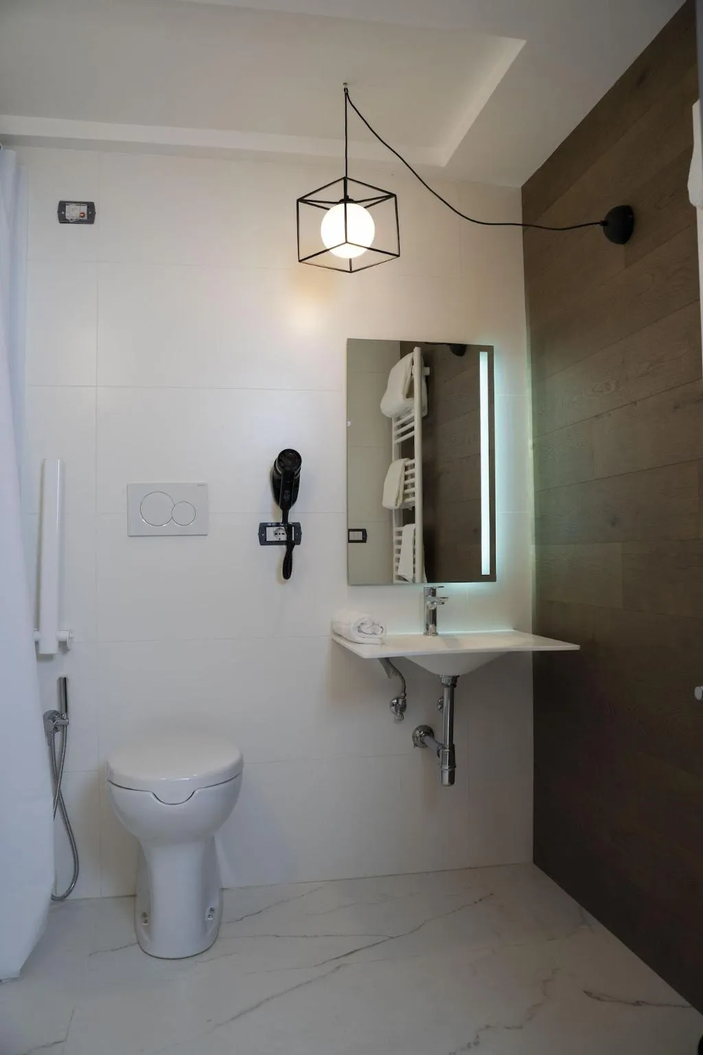 Room, Rettifilo 311, Naples