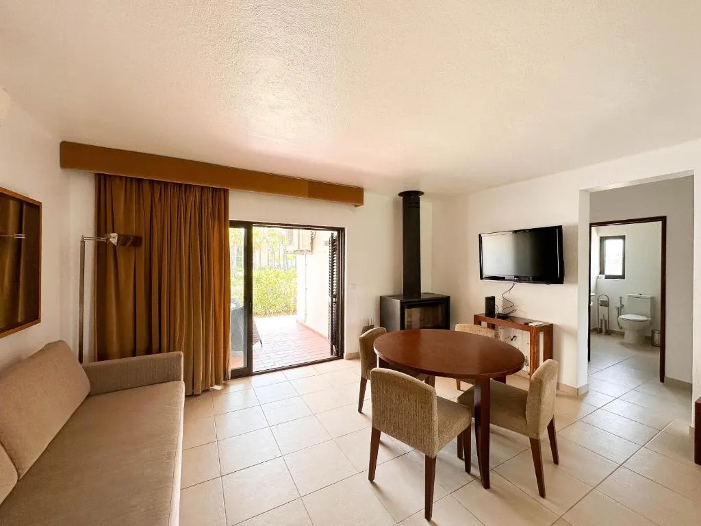 APARTMENT TWO BEDROOMS Room, São Rafael Holidays, Algarve