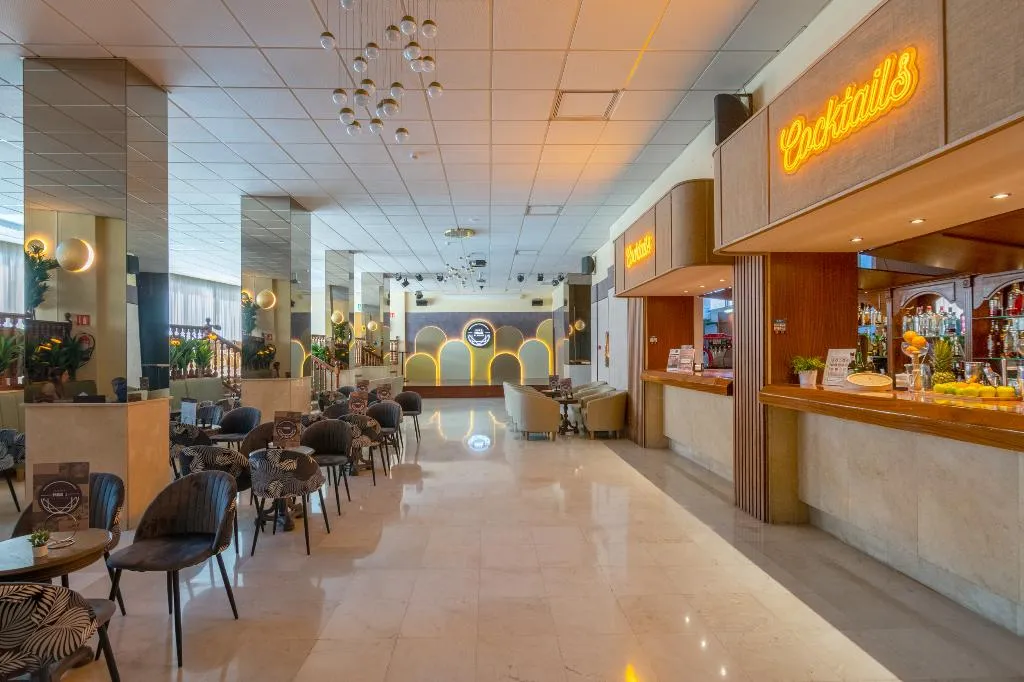 Bar, Hotel Parasol by Dorobe, Costa Del Sol