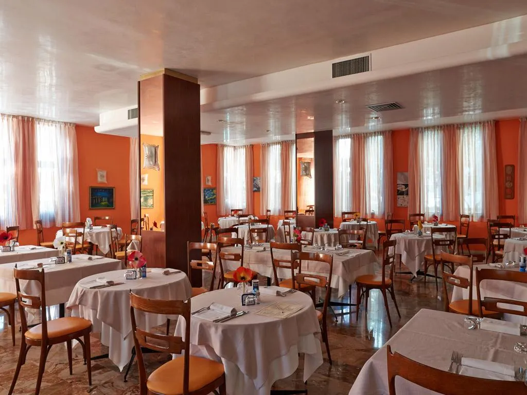 Restaurant, Capitol, Venice