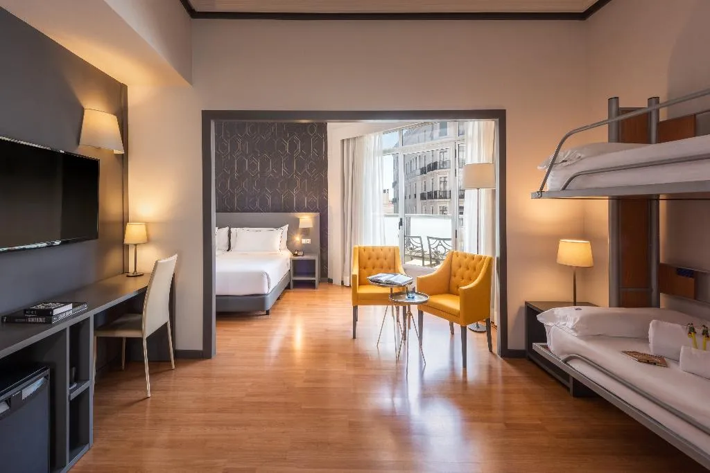 FAMILY ROOM STANDARD Room, Hotel Madrid Plaza de España Affiliated by Meliá, Madrid