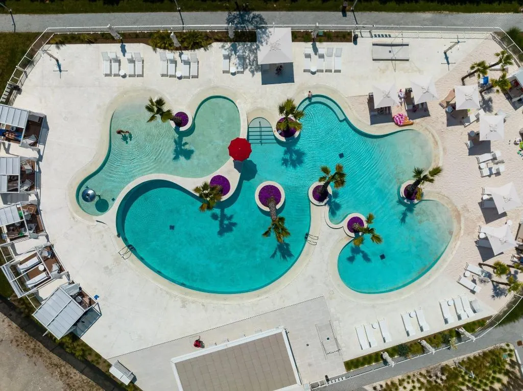 Sports and Entertainment, Pareus Beach Resort, Venice