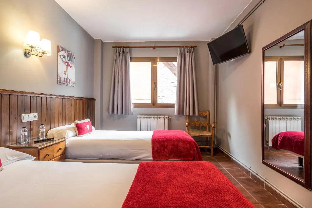 DOUBLE SINGLE USE STANDARD Room, Snö Beret Hotel, Costa Brava