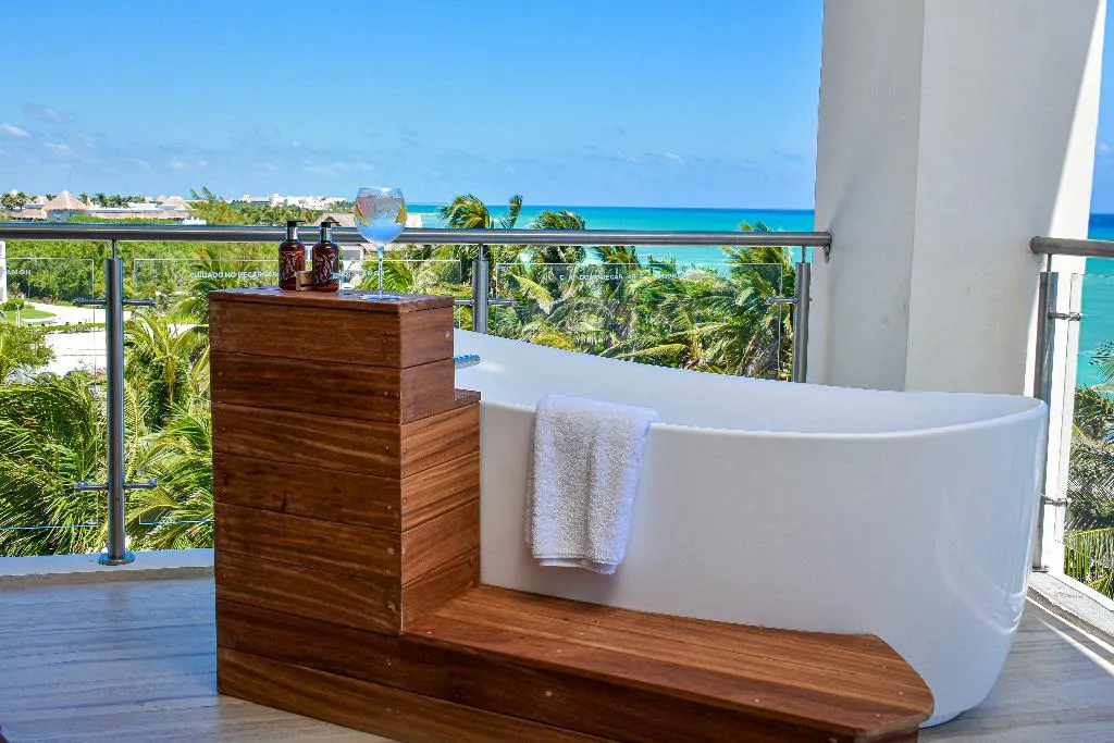 SUITE PREMIUM OCEAN FRONT Room, Mvngata Beach Hotel, Cancun Area
