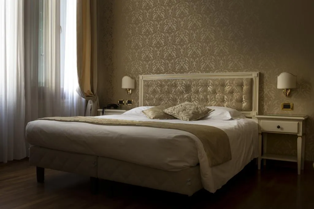 DOUBLE DELUXE Room, Ca' d'Oro, Venice