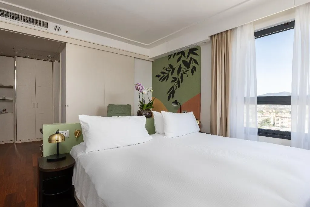 DOUBLE DELUXE KING BED Room, DoubleTree by Hilton Florence Metropole, Florence