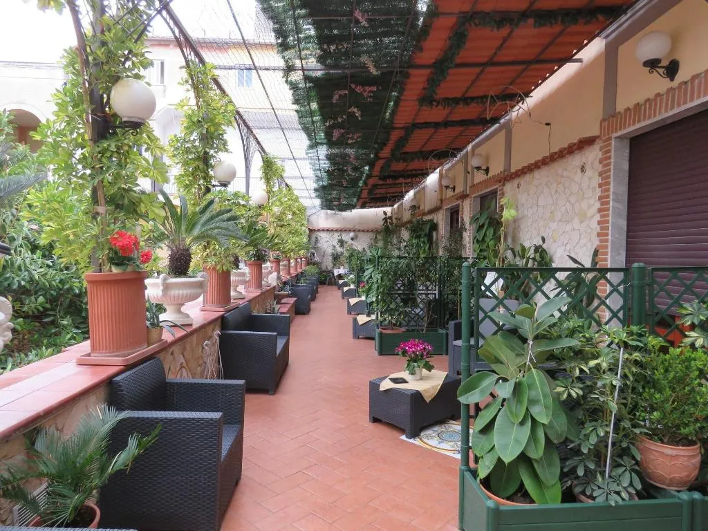 Terrace, Bed And Breakfast Medea, Naples