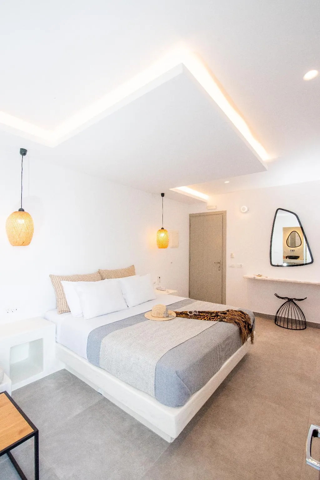 SUITE DELUXE Room, Caldera Cliff Illusion Suites, Santorini