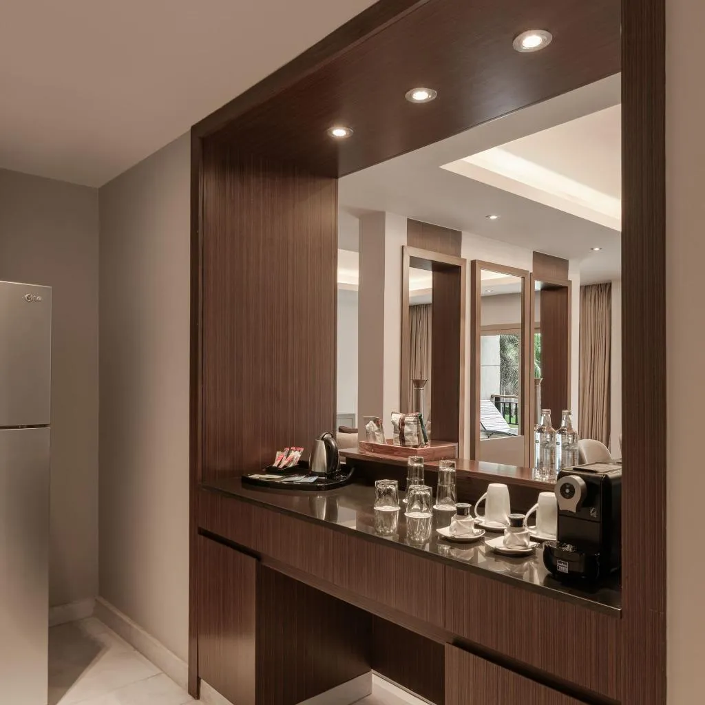 SUITE EXECUTIVE Room, Dusit Thani LakeView Cairo, Cairo