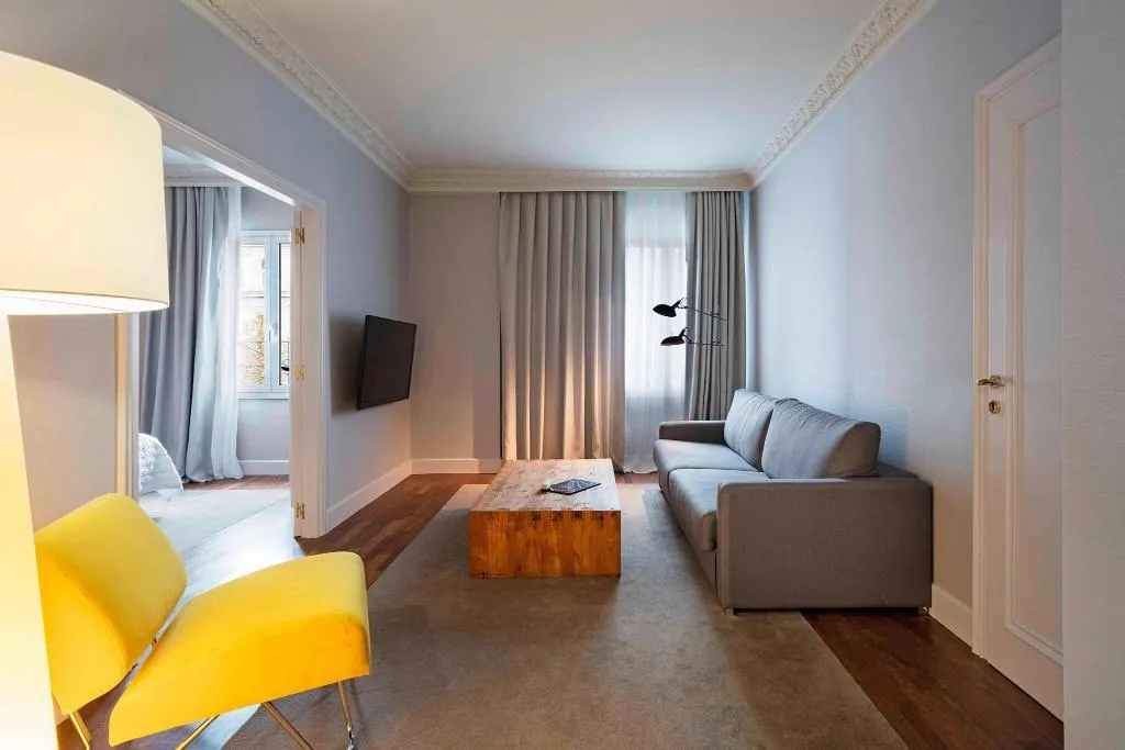 SUITE KING BED ONE BEDROOM  Room, Le Meridien Barcelona, Barcelona