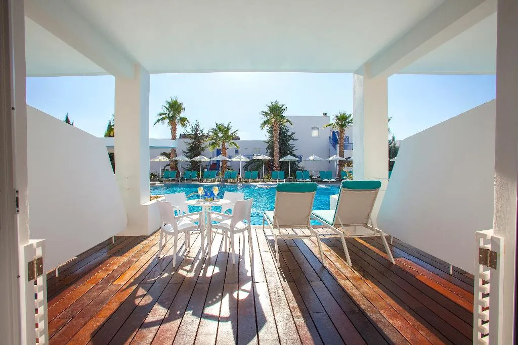 SUITE POOL VIEW Room, Aliathon Resort, Cyprus