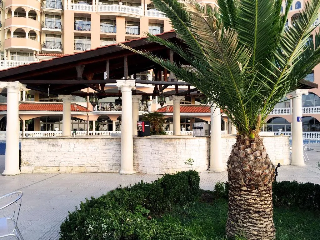 Bar, Royal Park, Bourgas