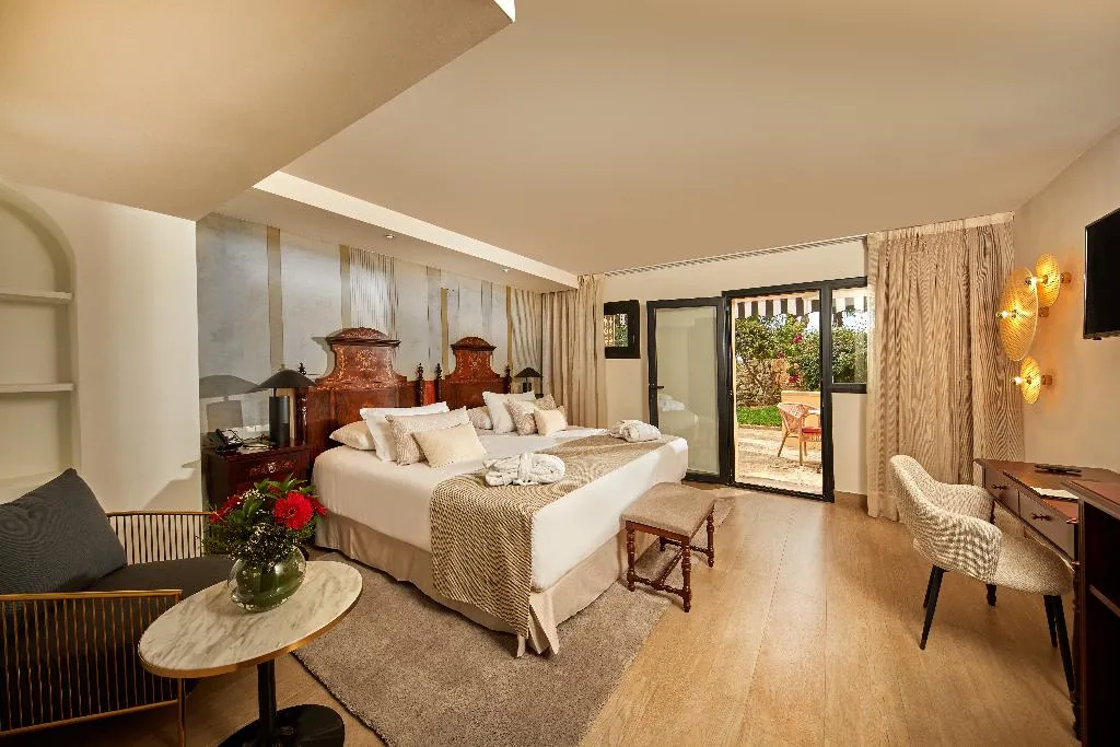 DOUBLE SINGLE USE DELUXE GARDEN VIEW Room, Secrets Mallorca Villamil Resort & Spa Only Adults, Majorca