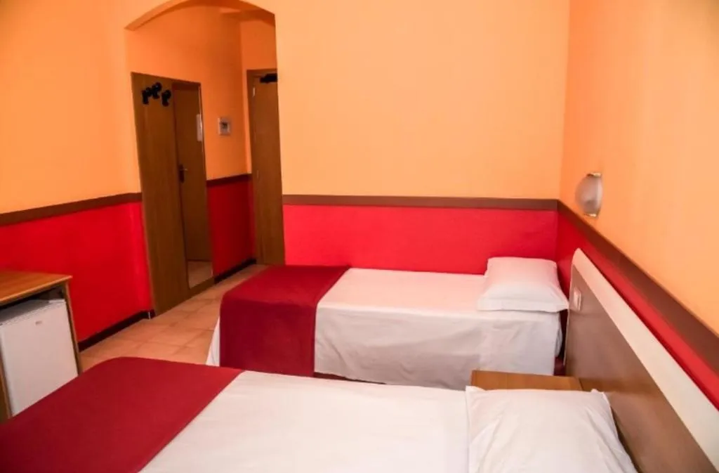 TRIPLE ECONOMY Room, Corallo Milano, Milan