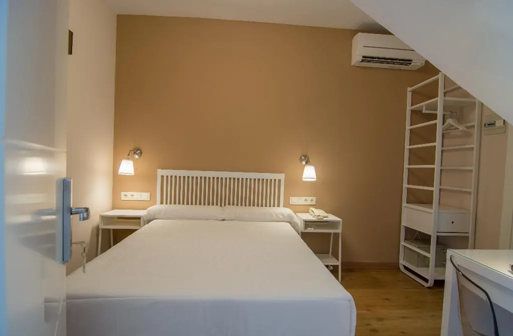 SINGLE STANDARD Room, Los Cigarrales, Madrid