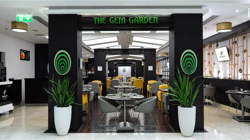 Restaurant, Holiday Inn Dubai - Al Barsha, Dubai