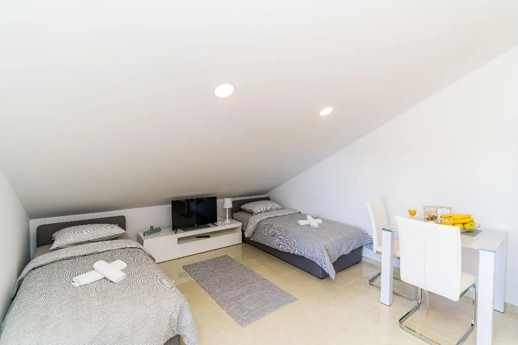 STUDIO DELUXE WITH BALCONY Room, Apartments Smanjak, Dubrovnik