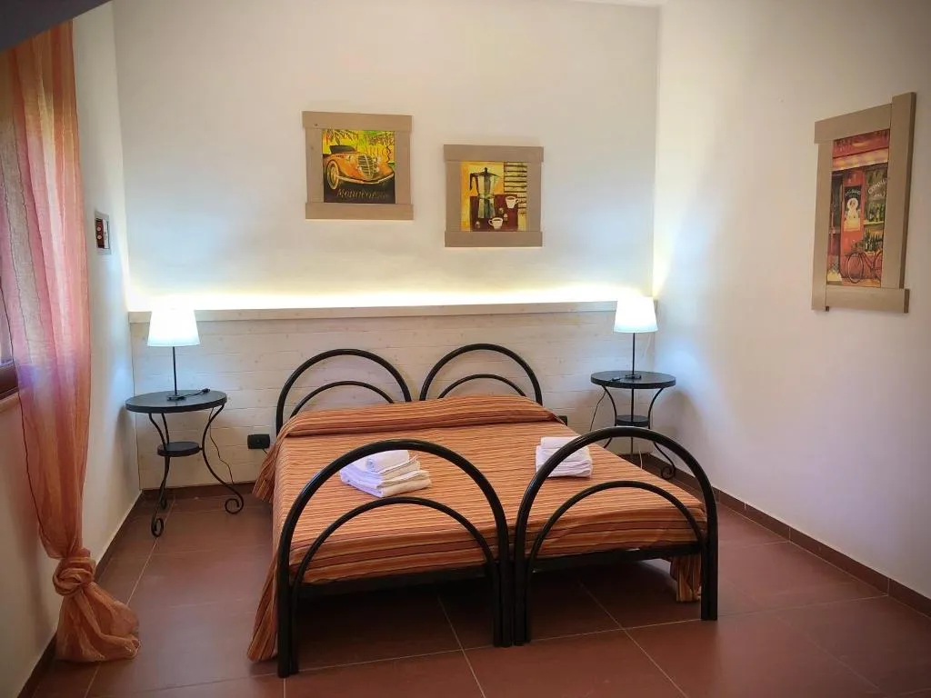 APARTMENT CAPACITY 6 Room, La Luna Nel Pozzo, Catania