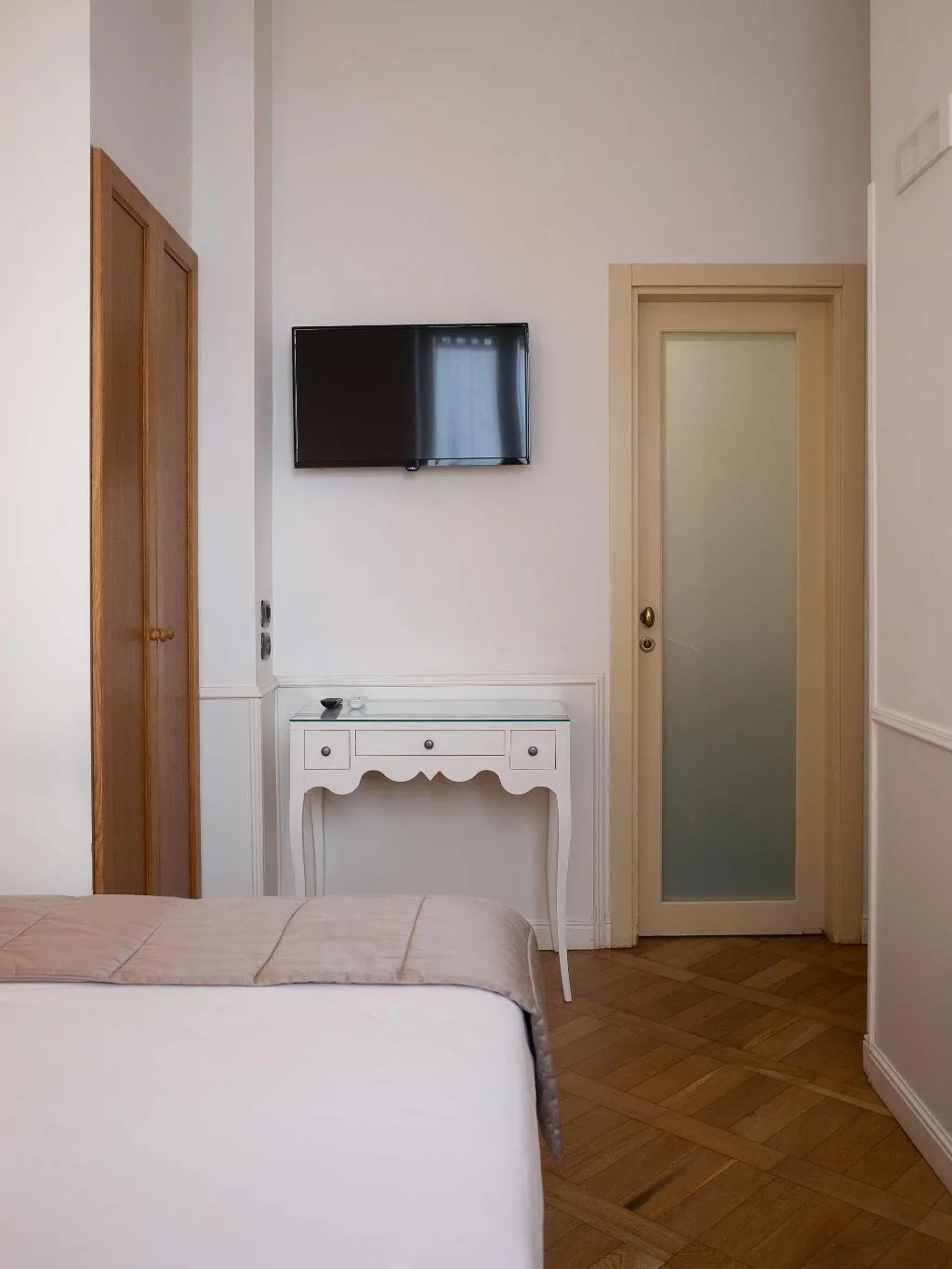 SINGLE STANDARD Room, Grand Hotel Europa, Naples