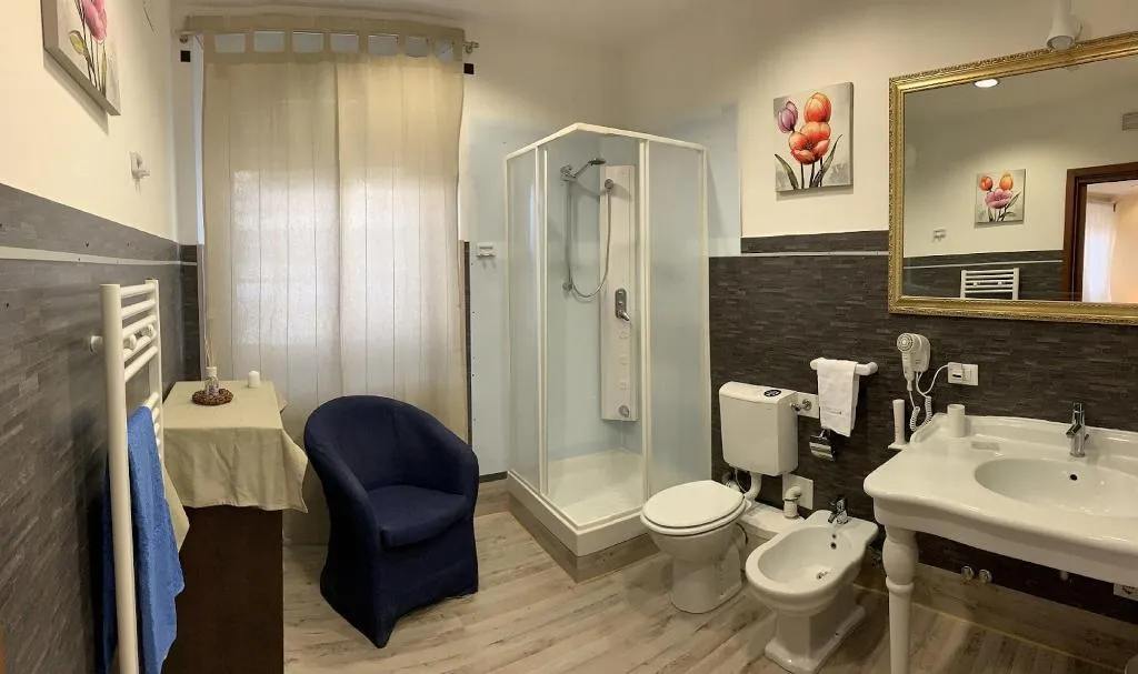 Room, Piazza Istria - Gh B&B, Rome